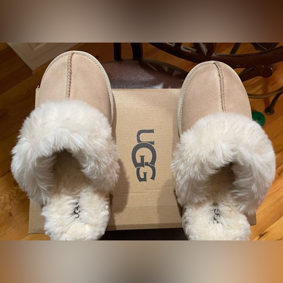 New Ugg Cozy II slippers - Picture 3 of 10